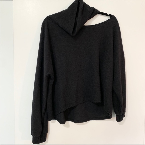 Vintage Havana Cutout Turtleneck Top - Picture 3 of 12